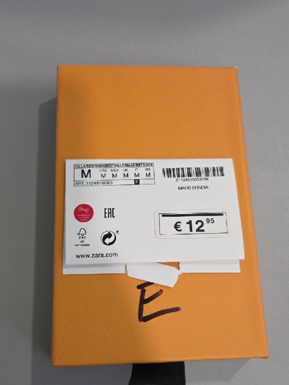 Zara Gold Letter E Pendant Necklace - Picture 2 of 2